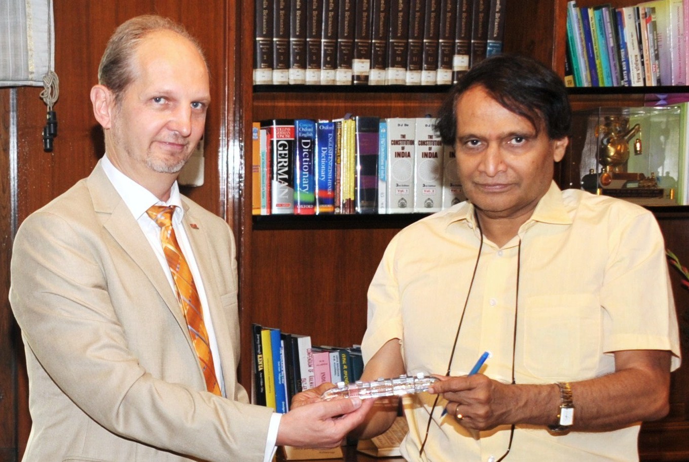 Finov with Minister Entrecap Russia